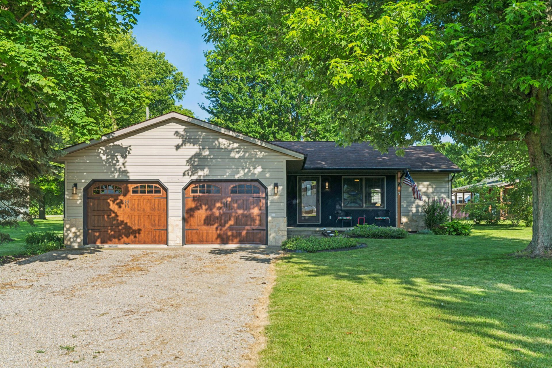 4490 N Bank Road, Buckeye Lake, OH 43008 Main Photo