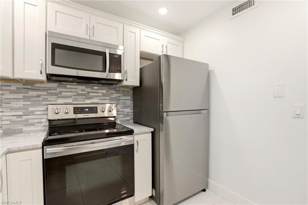 1450 Green Valley Cir, Unit 502, Naples, FL 34104 Photo