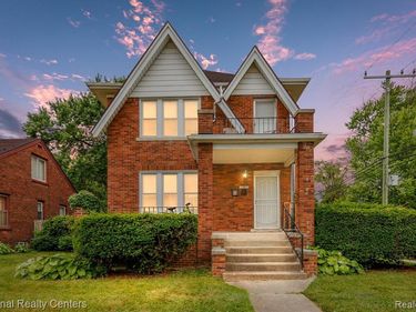 295 Eastlawn Street , Detroit, MI 48215