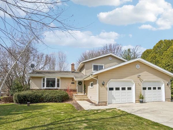 6357 Grossepark Road, Sun Prairie, WI 53590