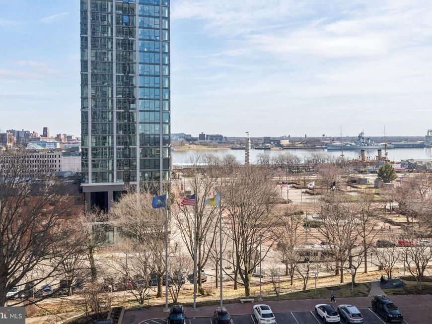 210 Locust Street, Unit 7AW, Philadelphia, PA 19106 Main Photo