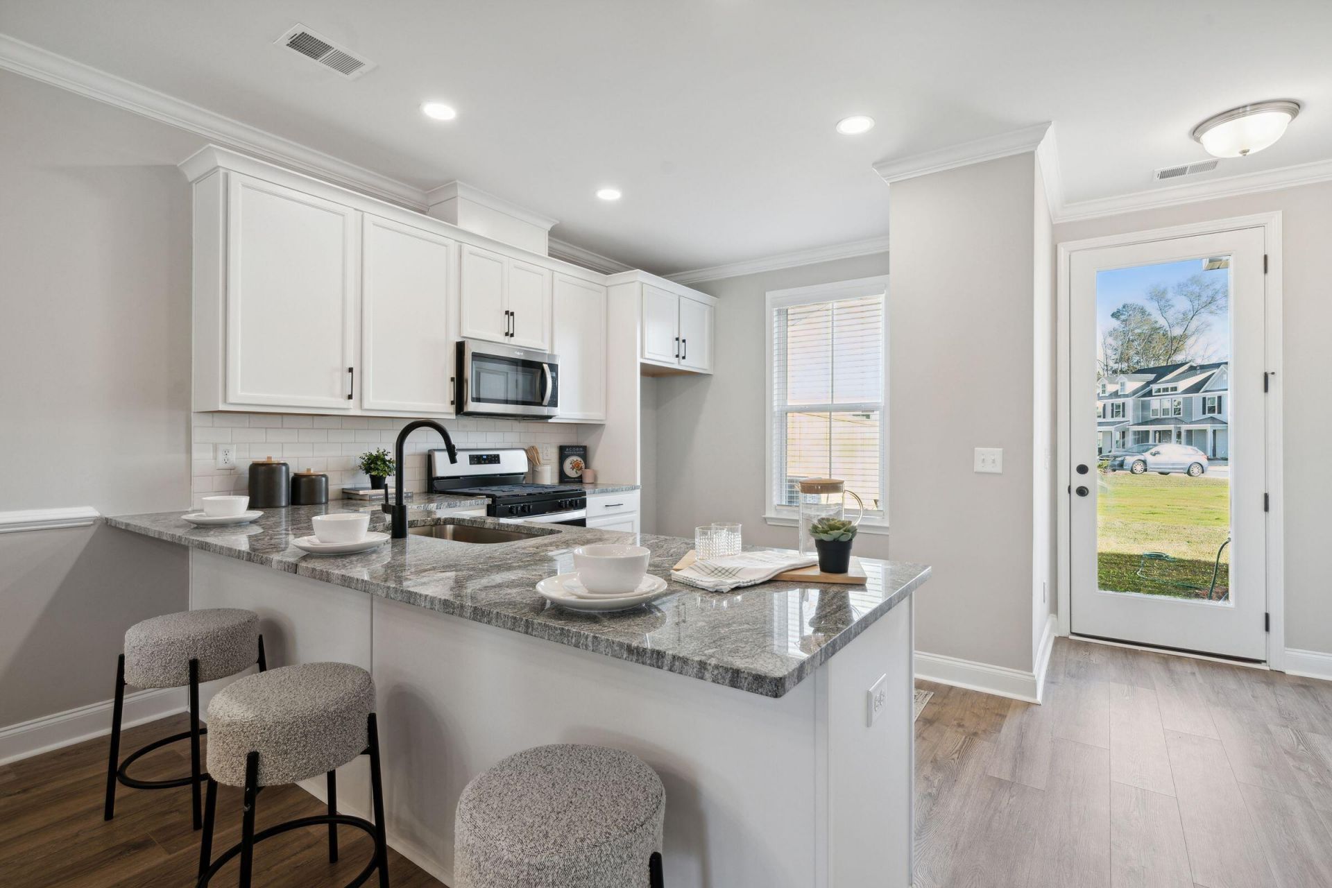 223 Harding Lane Photo 9