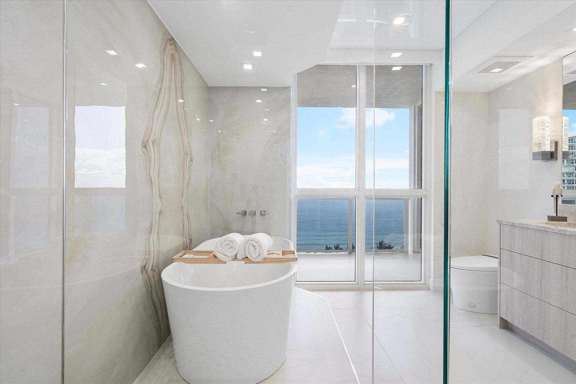 3100 N Ocean Boulevard, Unit 1501, Fort Lauderdale, FL 33308 Photo