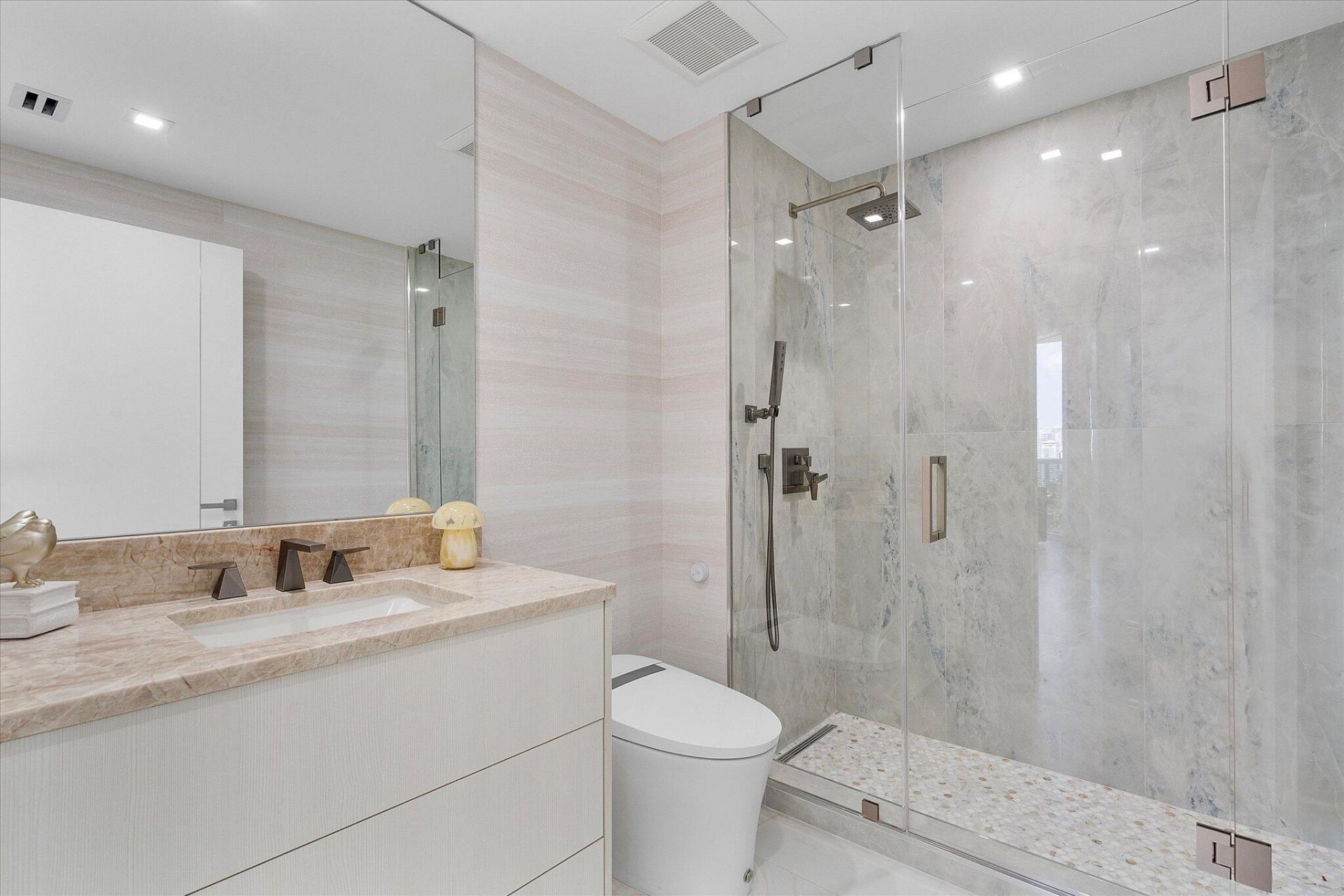 3100 N Ocean Boulevard, Unit 1501, Fort Lauderdale, FL 33308 Photo