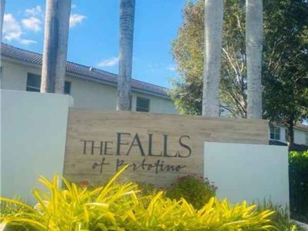 7073 Venice WAY, Unit 2705, NAPLES, FL 34119