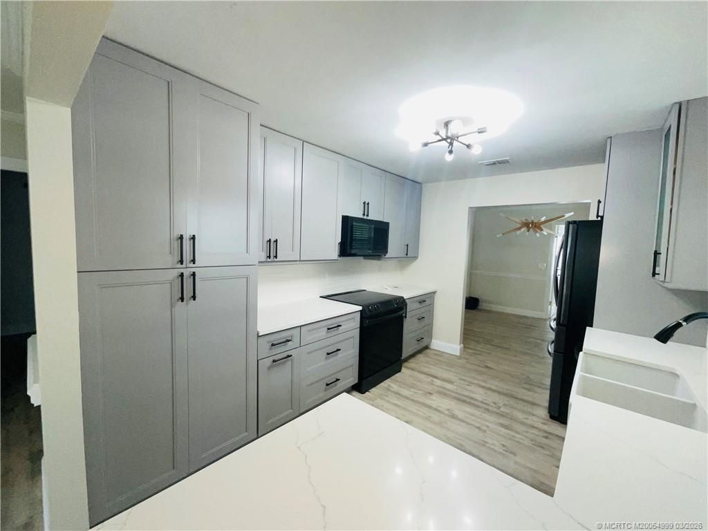 2061 NE Hoya Calle, Jensen Beach, FL 34957 Photo