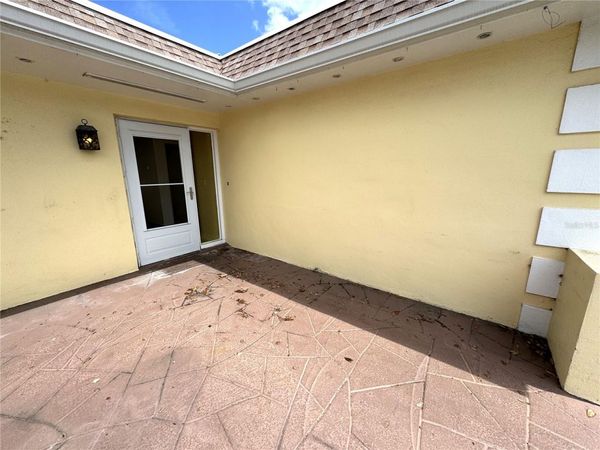 610 INDIAN ROCKS ROAD N, Unit 103, BELLEAIR BLUFFS, FL 33770