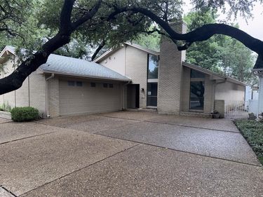 3801 Brookhaven Circle, Fort Worth, TX 76109