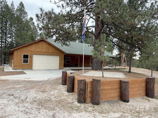 7 Carey Way, Cascade, ID 83611