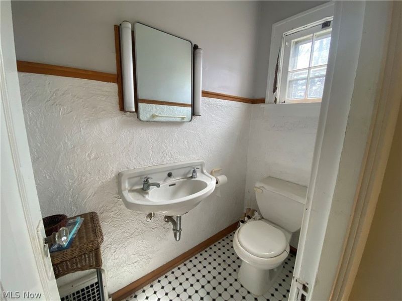 3340 E Fairfax Road , Cleveland Heights, OH 44118 Photo 8