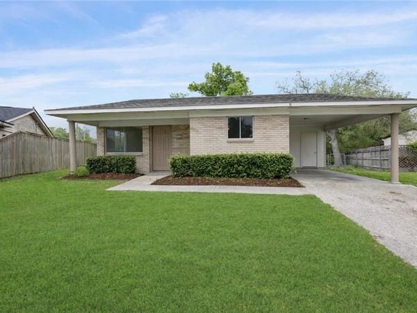 3727 MEADOWDALE Drive, Slidell, LA 70458