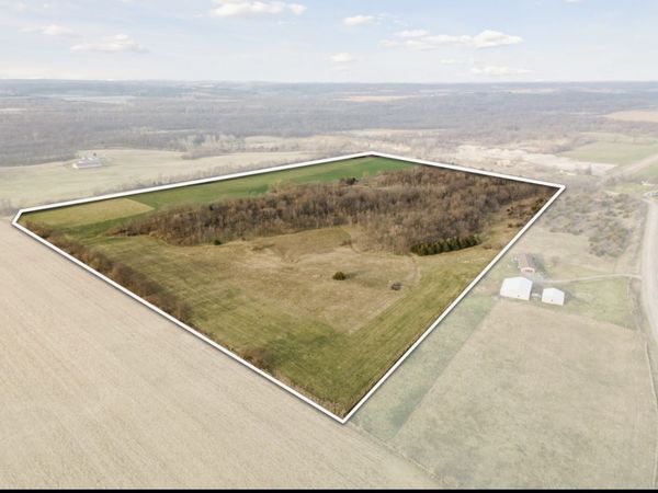 Indian Boundary Road, Center Point, IA 52213