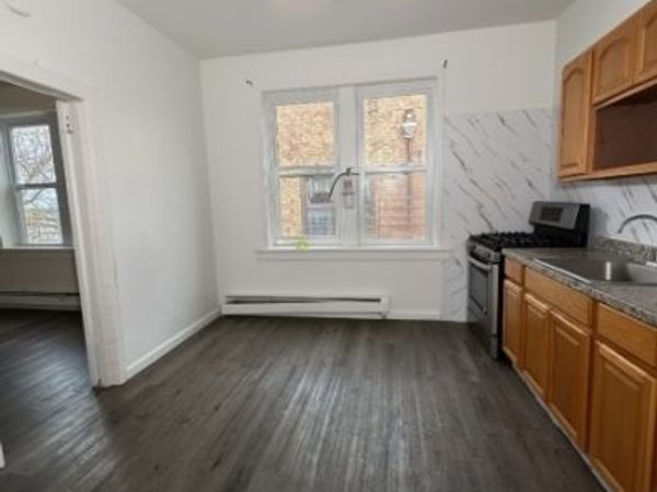 405 10Th Ave, Paterson, NJ 07514