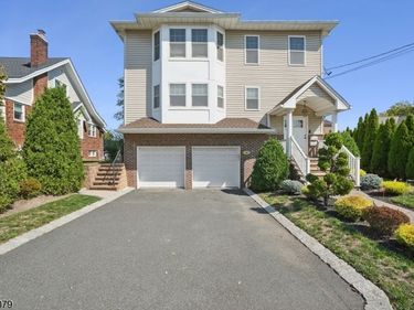 38 Centre St, Nutley, NJ 07110