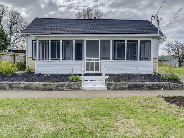 701 North Roan Street, Elizabethton, TN 37643