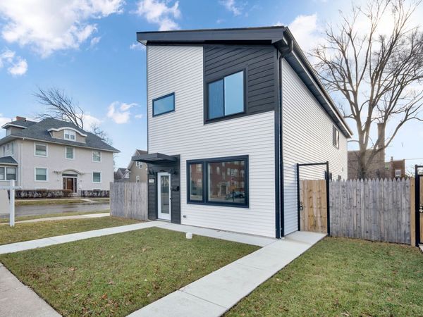 5901 W Erie Street , Chicago, IL 60644