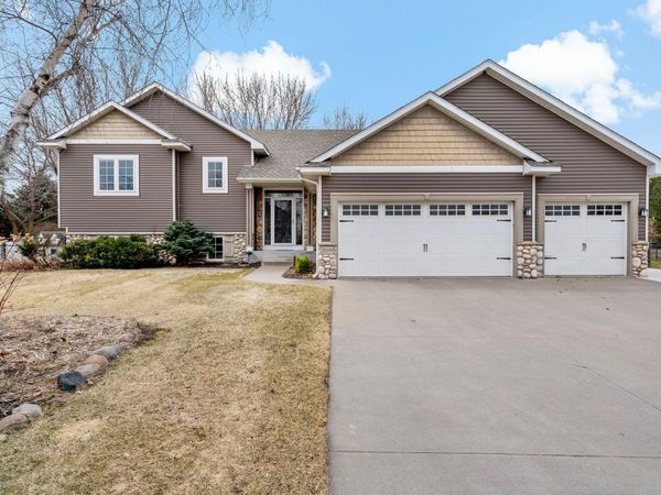 20599 Islandview Circle, Lakeville, MN 55044