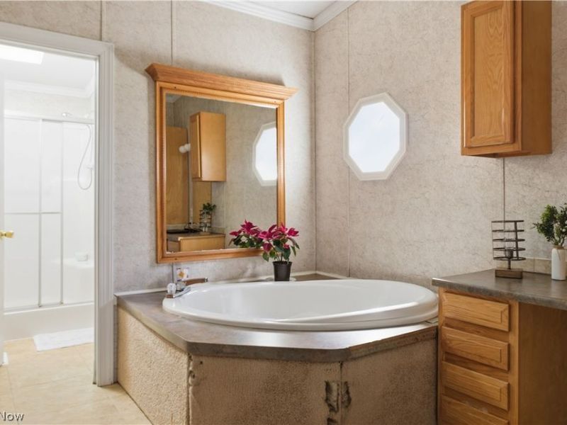 898 Longshadow Drive , Roaming Shores, OH 44084 Photo 17