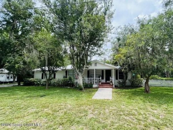 295 SW 252nd Street , Newberry, FL 32669