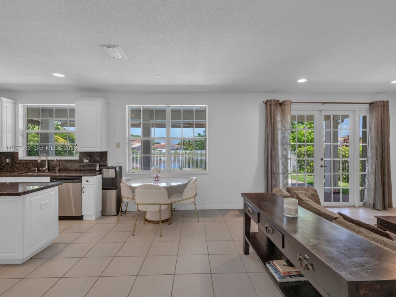 4400 Fox Ridge Dr, Weston, FL 33331 Photo