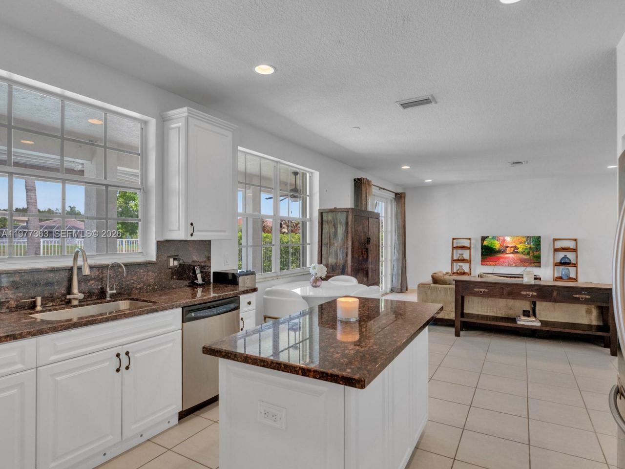 4400 Fox Ridge Dr, Weston, FL 33331 Photo