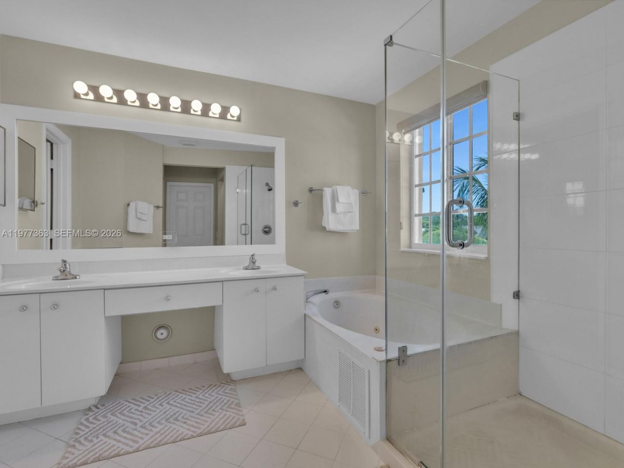 4400 Fox Ridge Dr, Weston, FL 33331 Photo