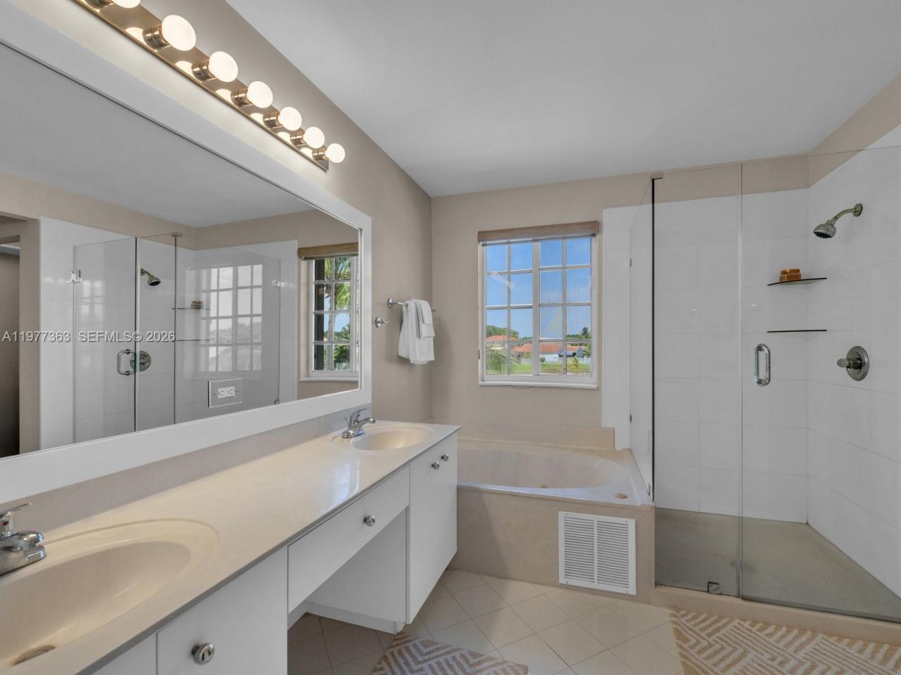 4400 Fox Ridge Dr, Weston, FL 33331 Photo