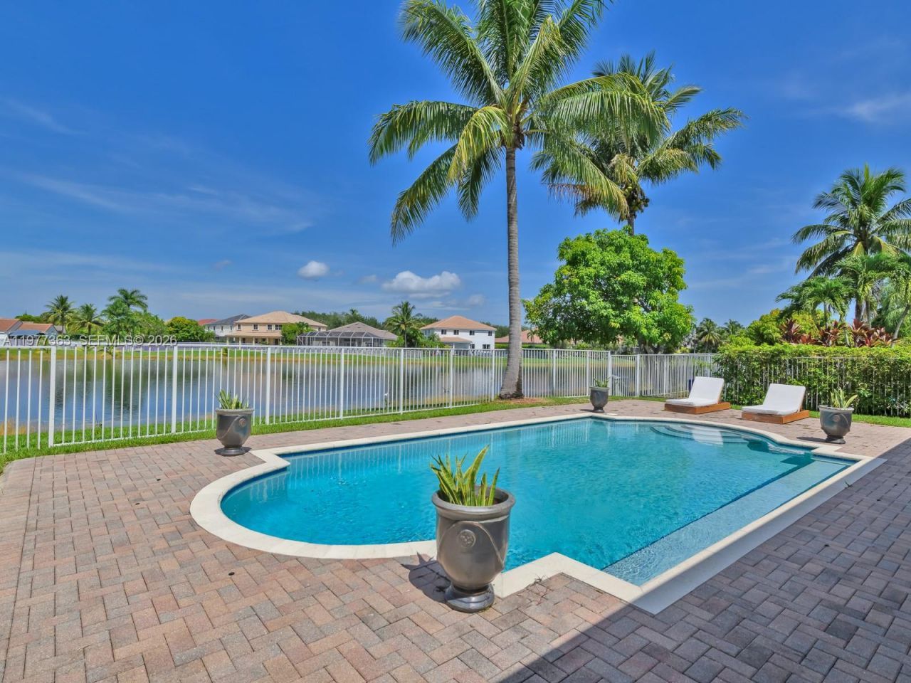 4400 Fox Ridge Dr, Weston, FL 33331 Photo