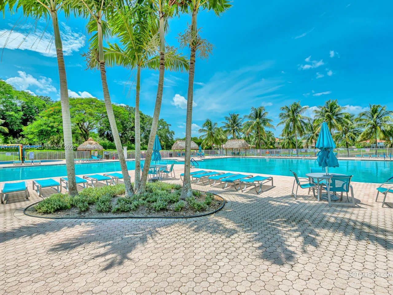 4400 Fox Ridge Dr, Weston, FL 33331 Photo