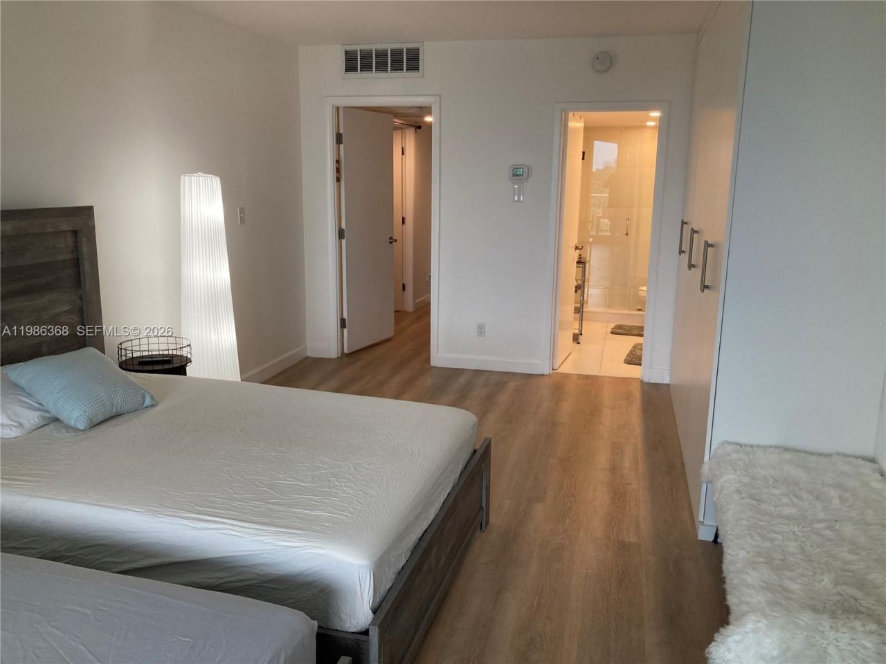 5401 Collins Ave, Unit 320, Miami Beach, FL 33140 Photo