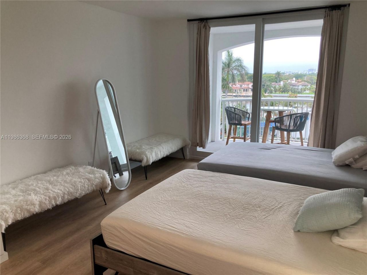 5401 Collins Ave, Unit 320, Miami Beach, FL 33140 Photo