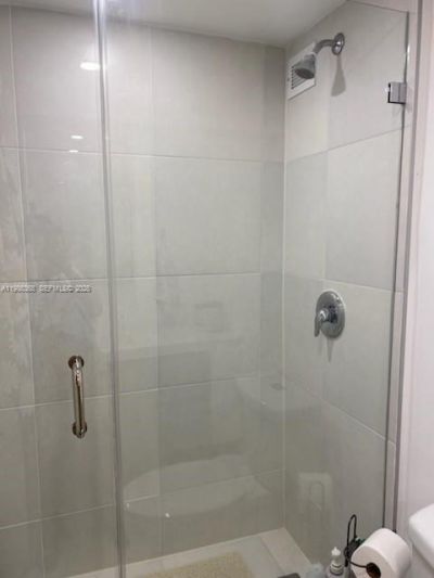 5401 Collins Ave, Unit 320, Miami Beach, FL 33140 Photo