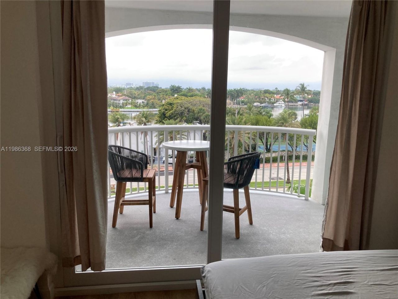 5401 Collins Ave, Unit 320, Miami Beach, FL 33140 Photo