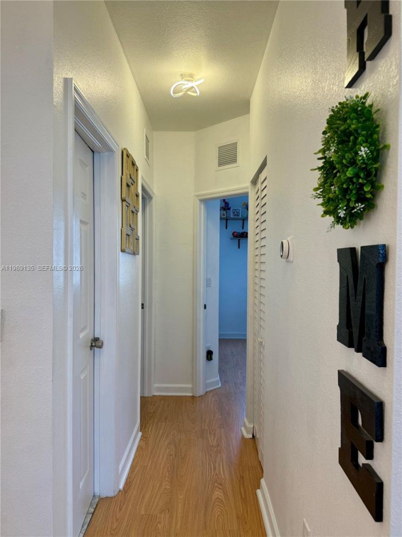 909 NE 42nd Ave, Homestead, FL 33033 Photo