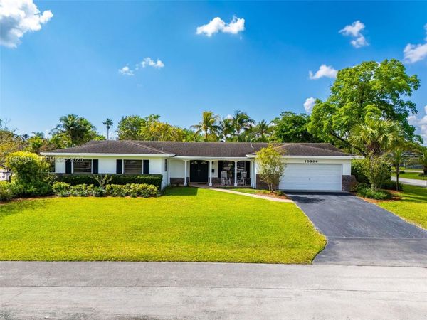 10364 SW 117th St , Miami, FL 33176