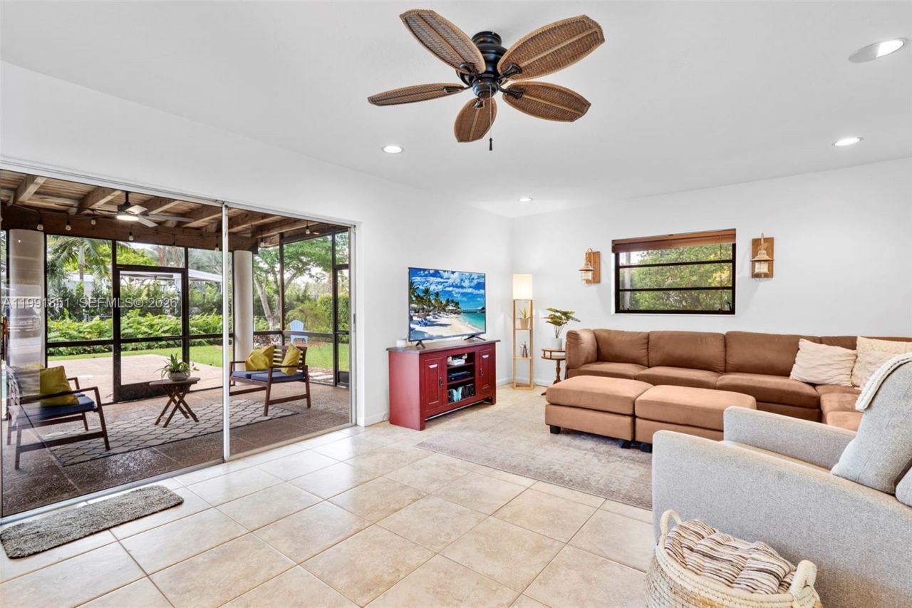 10364 SW 117th St, Miami, FL 33176 Photo