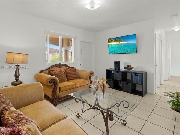 317 E 3rd St , Unit 201, Hialeah, FL 33010