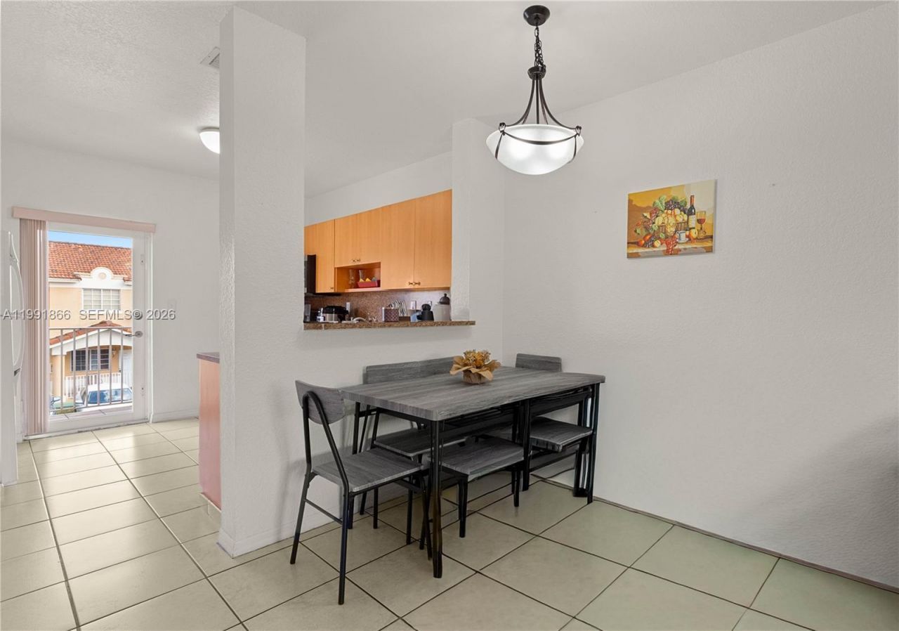 317 E 3rd St , Unit 201, Hialeah, FL 33010 Photo