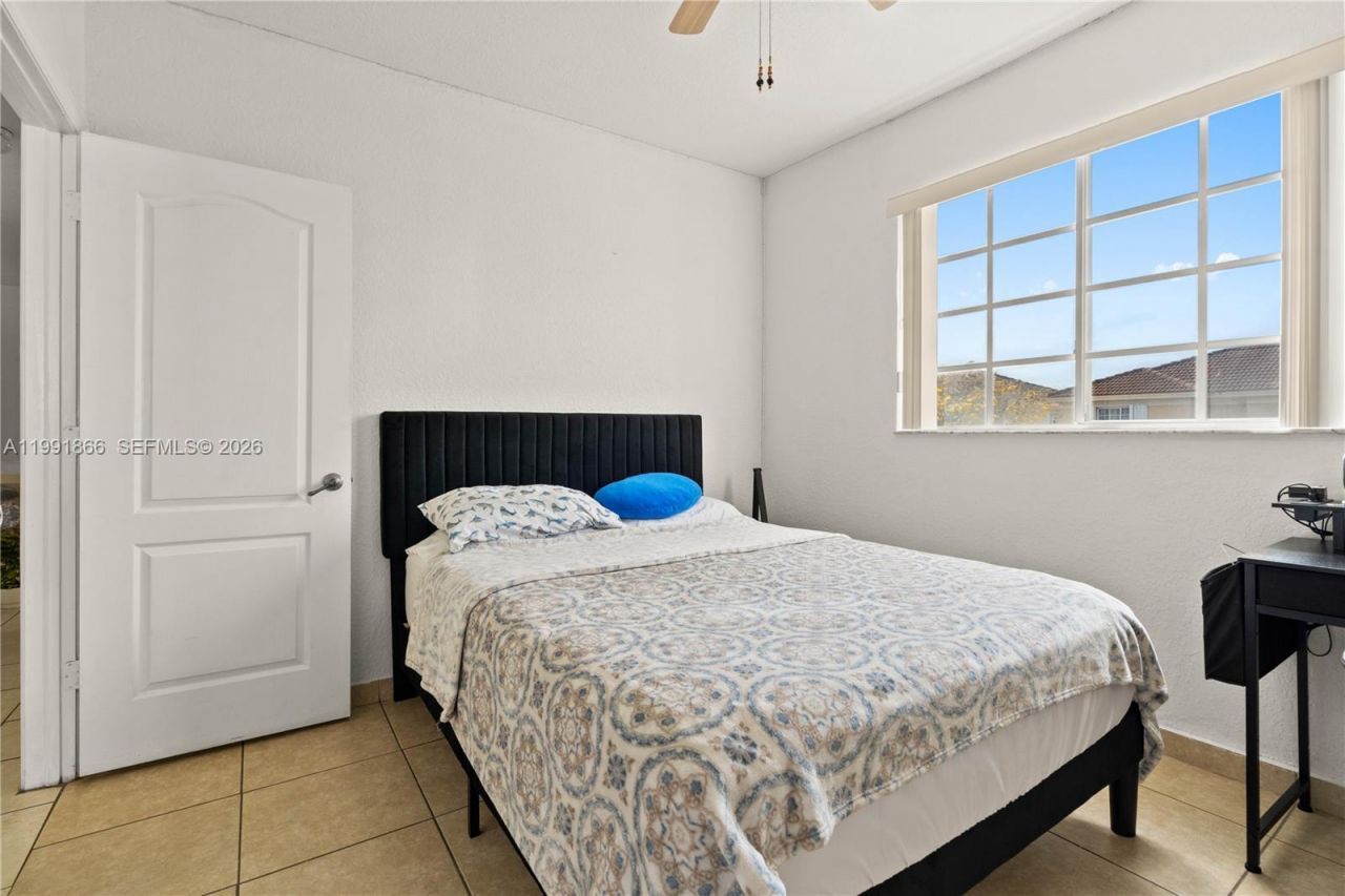 317 E 3rd St , Unit 201, Hialeah, FL 33010 Photo