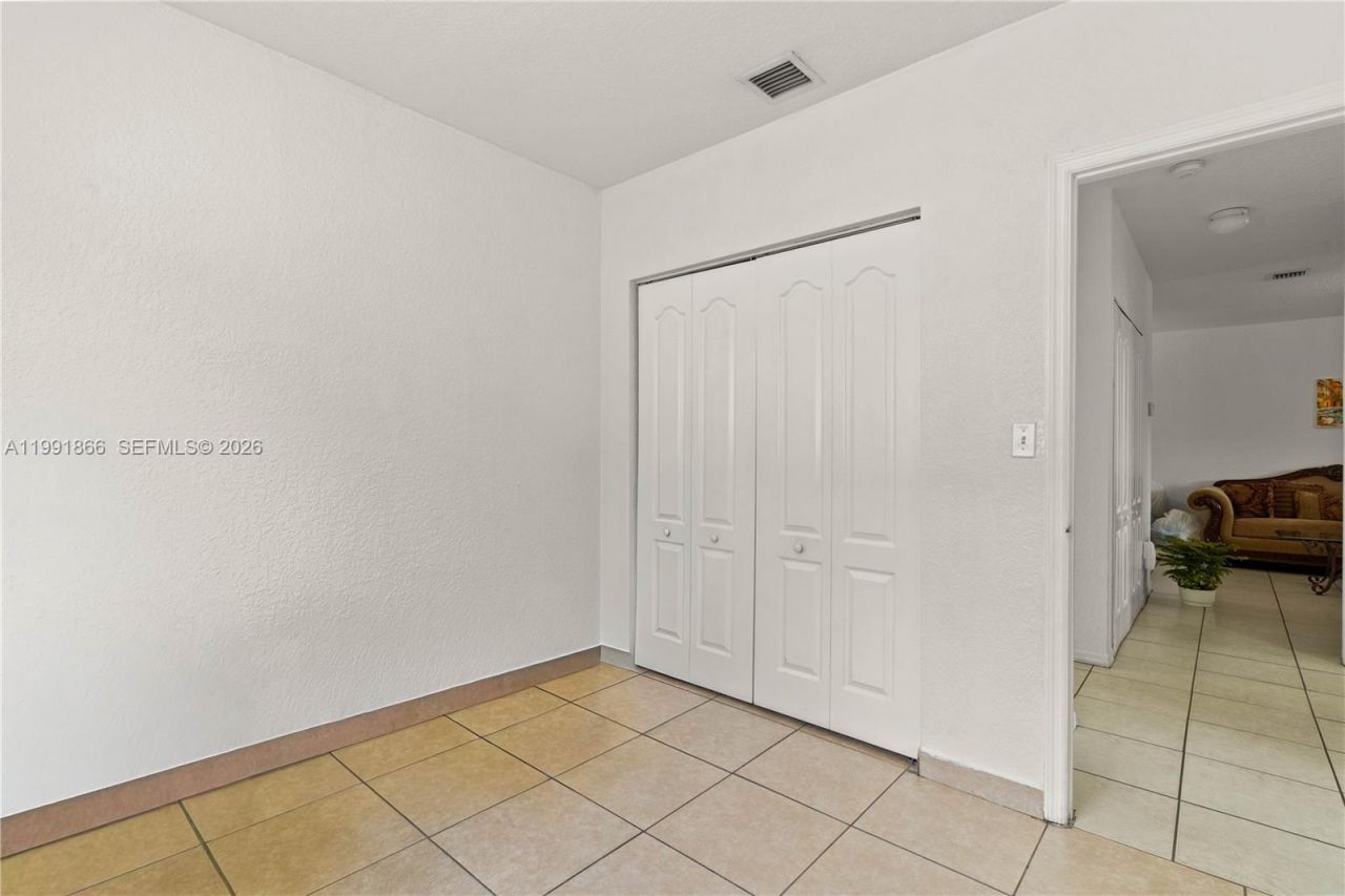 317 E 3rd St , Unit 201, Hialeah, FL 33010 Photo