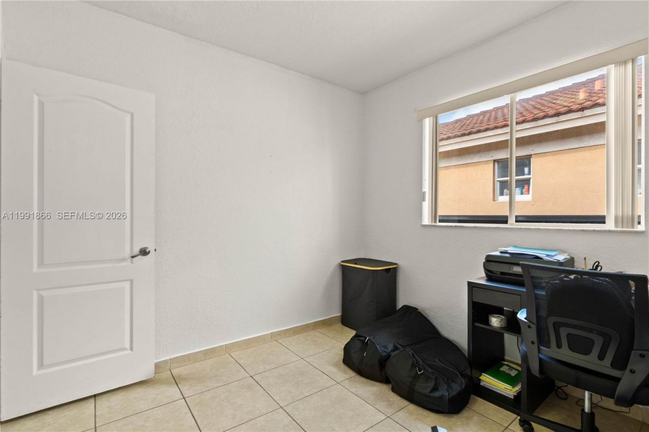 317 E 3rd St , Unit 201, Hialeah, FL 33010 Photo