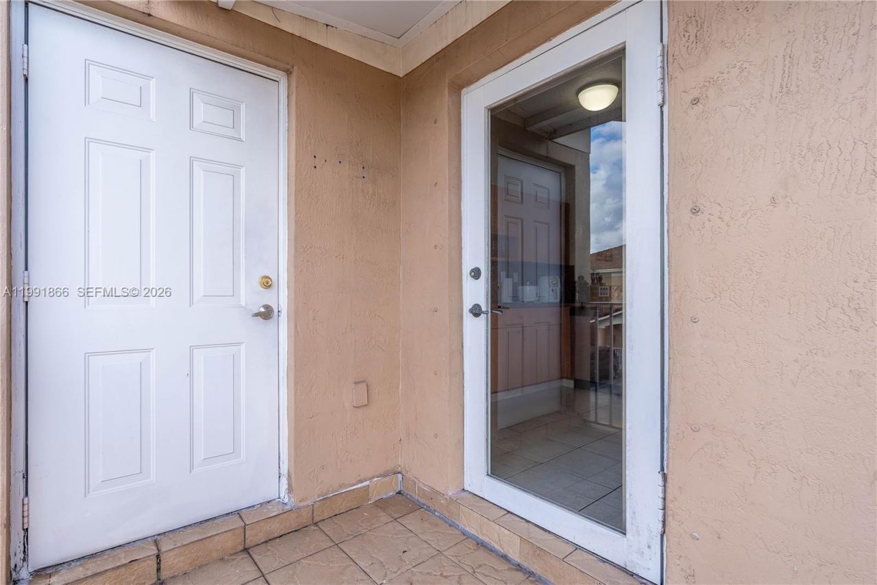 317 E 3rd St , Unit 201, Hialeah, FL 33010 Photo