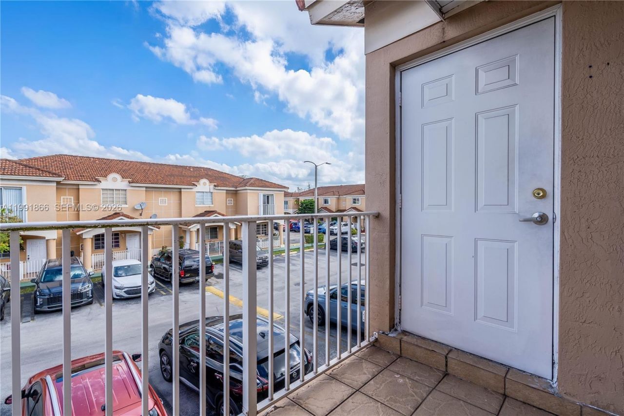 317 E 3rd St , Unit 201, Hialeah, FL 33010 Photo