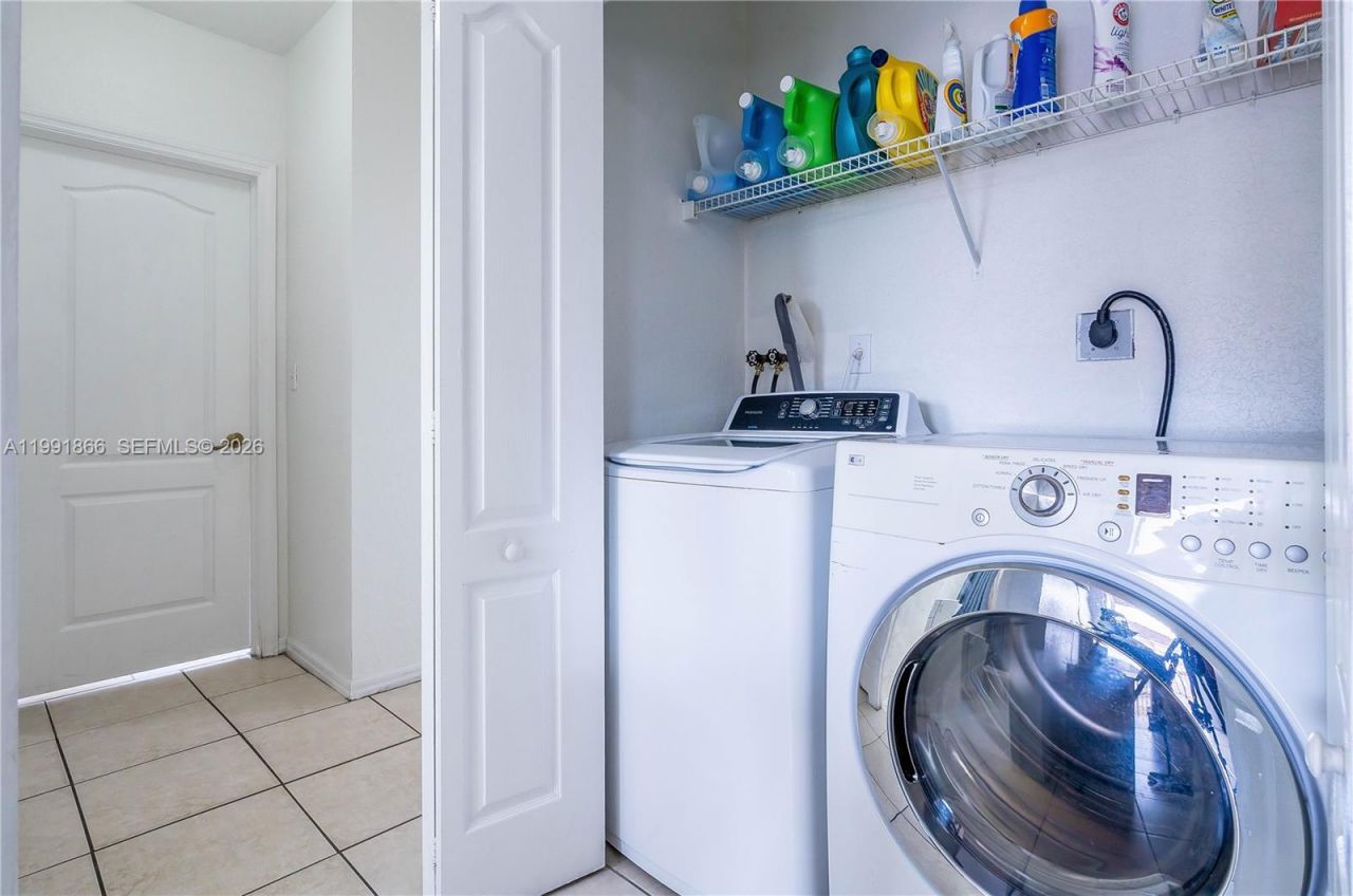 317 E 3rd St , Unit 201, Hialeah, FL 33010 Photo