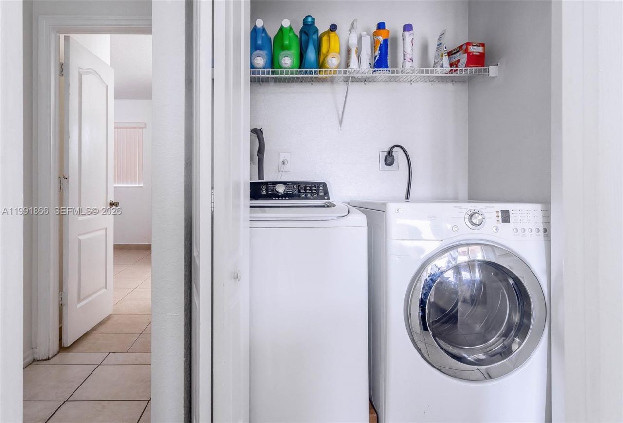 317 E 3rd St , Unit 201, Hialeah, FL 33010 Photo