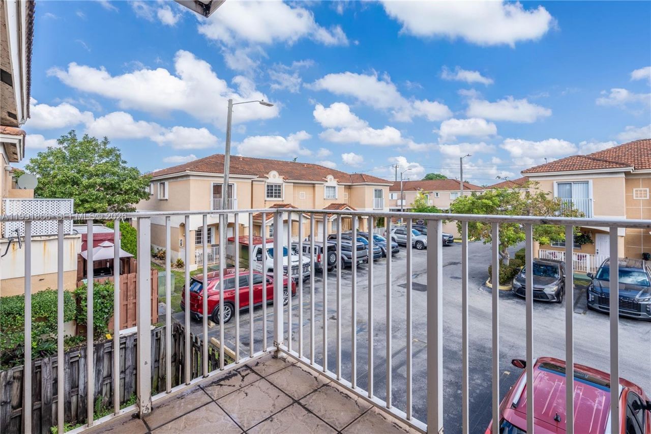 317 E 3rd St , Unit 201, Hialeah, FL 33010 Photo