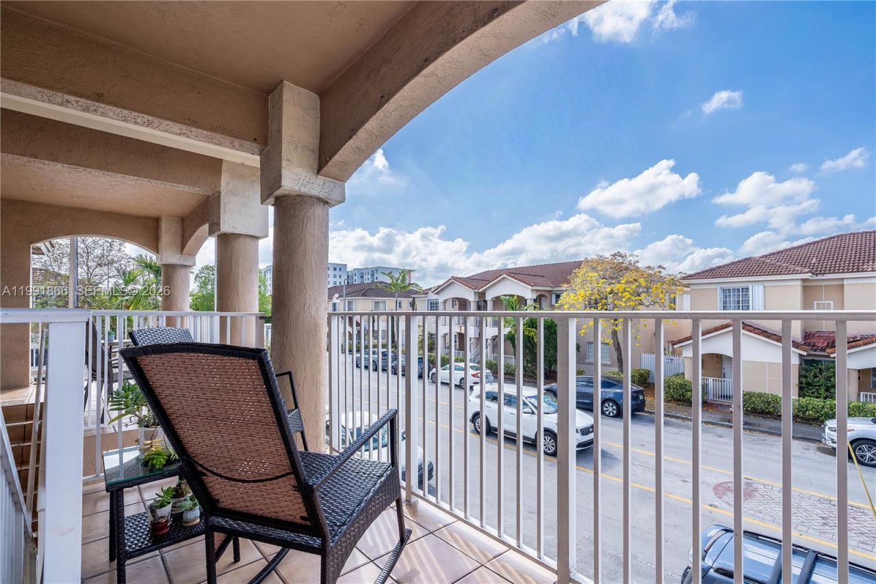 317 E 3rd St , Unit 201, Hialeah, FL 33010 Photo