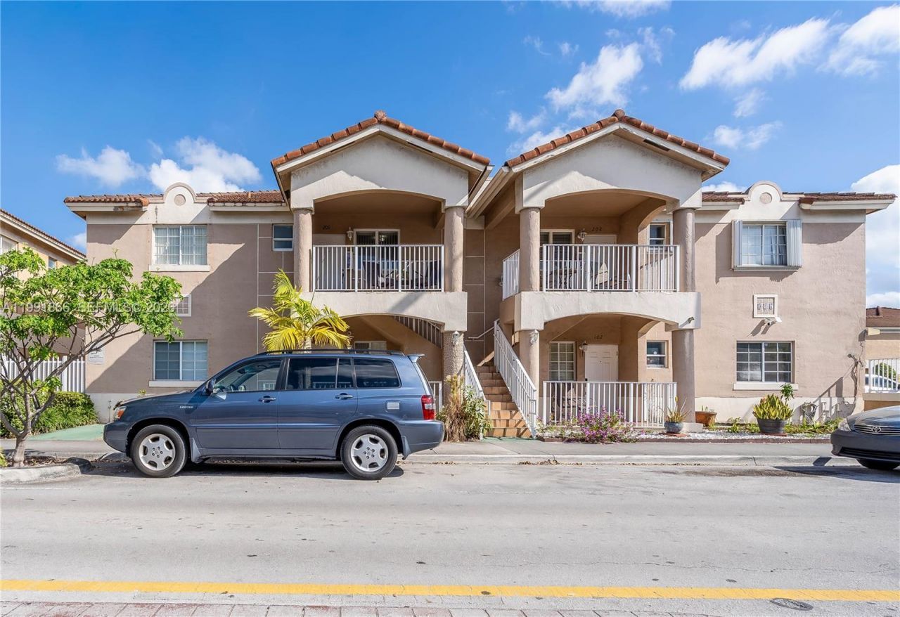 317 E 3rd St , Unit 201, Hialeah, FL 33010 Photo