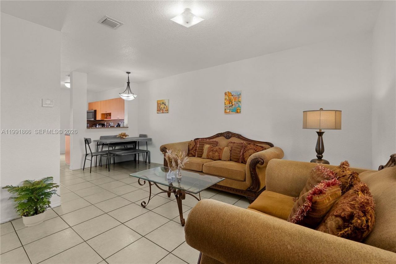317 E 3rd St , Unit 201, Hialeah, FL 33010 Photo