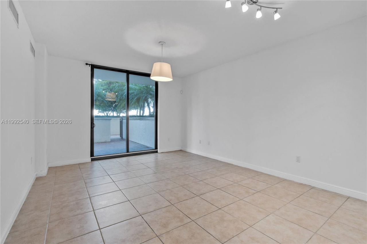 888 S Douglas Rd , Unit 807, Coral Gables, FL 33134 Photo